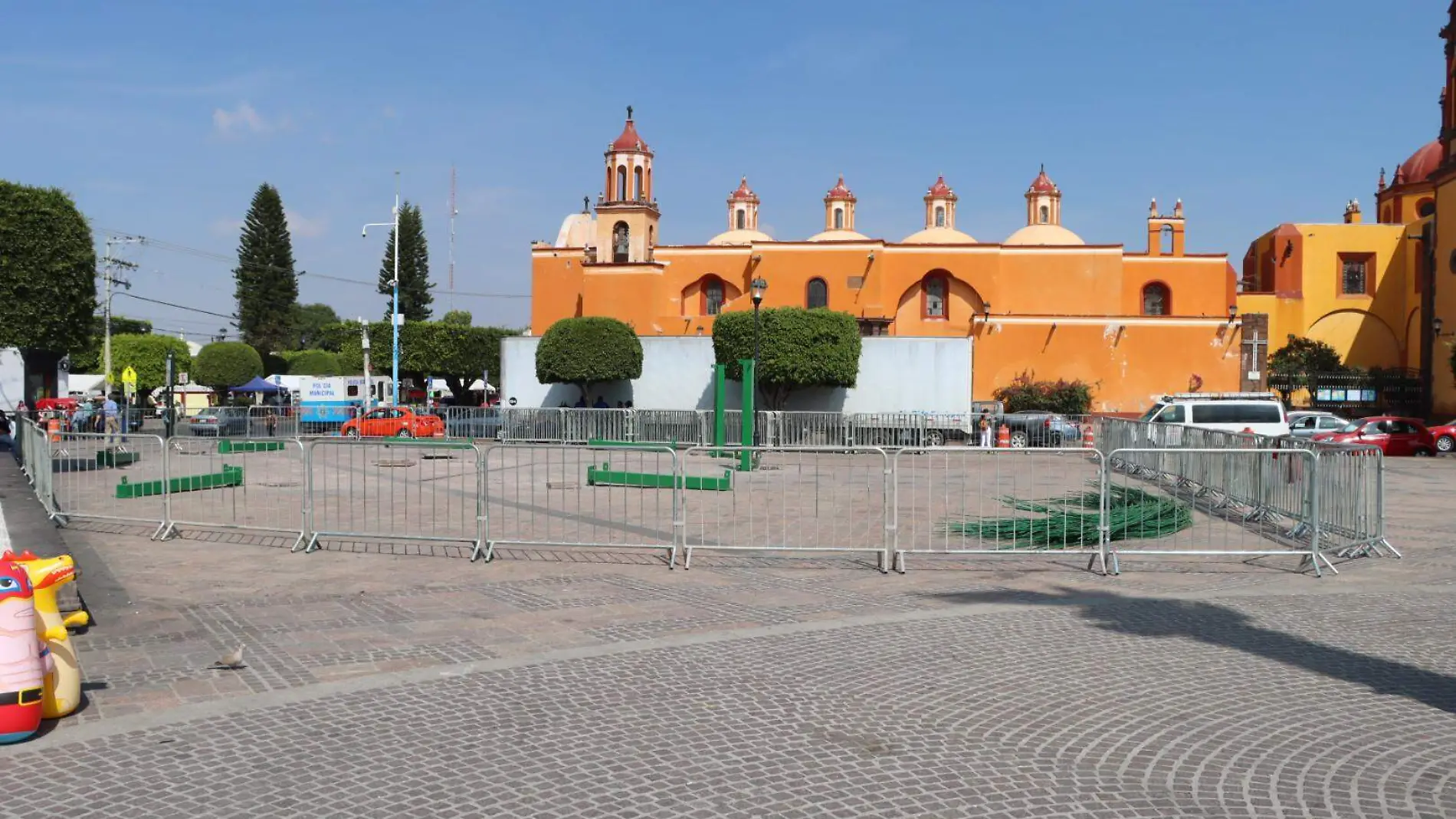 FOTO PRINCIPAL  SJR Preparando el lugar en la Plaza Independenci